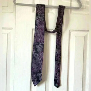 Q Brand 100% Silk Necktie designed from Italian